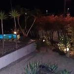 Yuccas House Βίλα