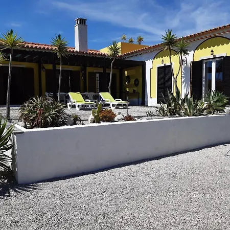 Yuccas House Βίλα