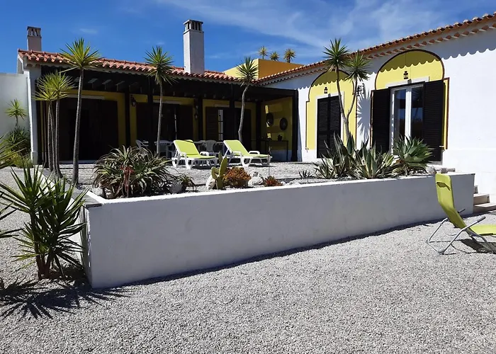 Yuccas House Βίλα